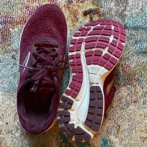 Brooks shoes